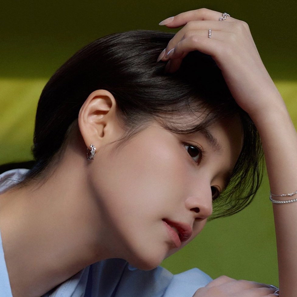 Behind-the-scenes cut of IU
