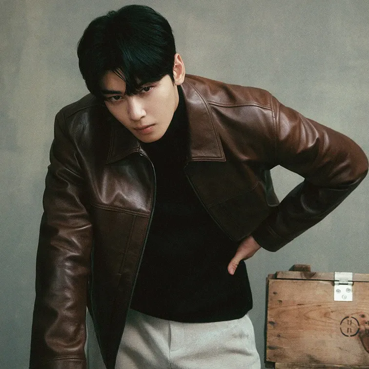 Behind-the-scenes cut of Cha Eunwoo