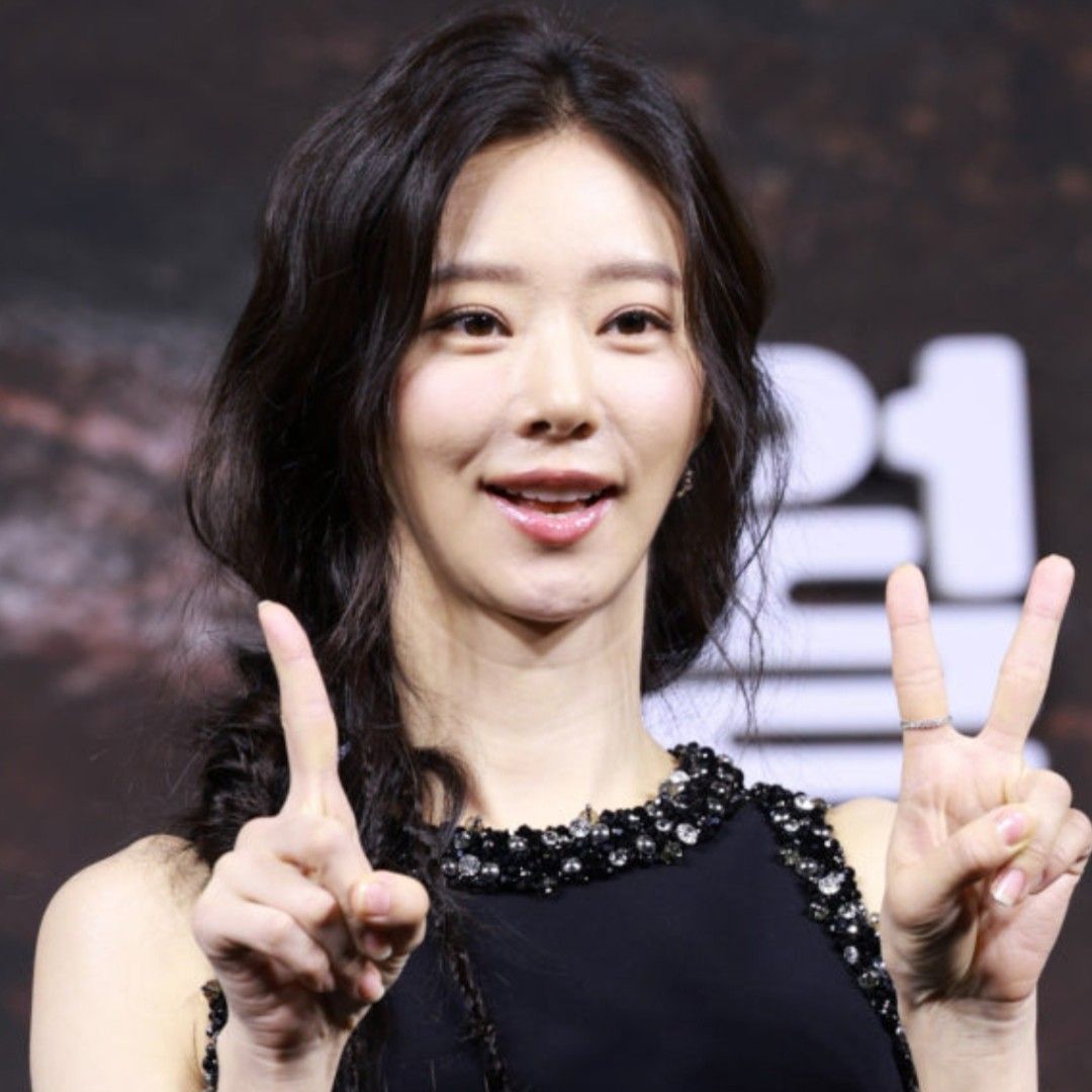 A moment captured by a fan of Lee Joobeen