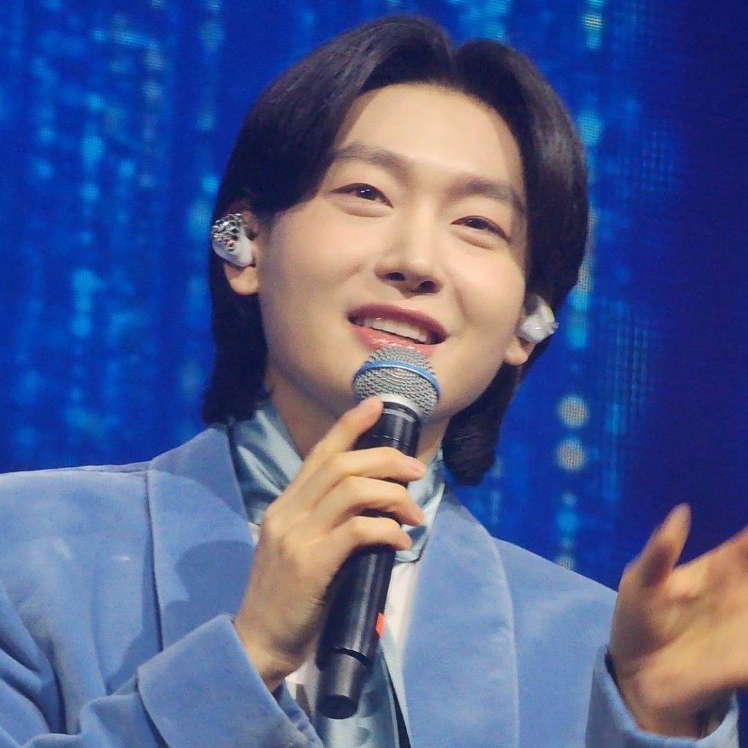 Behind-the-scenes cut of Kim Yongbin