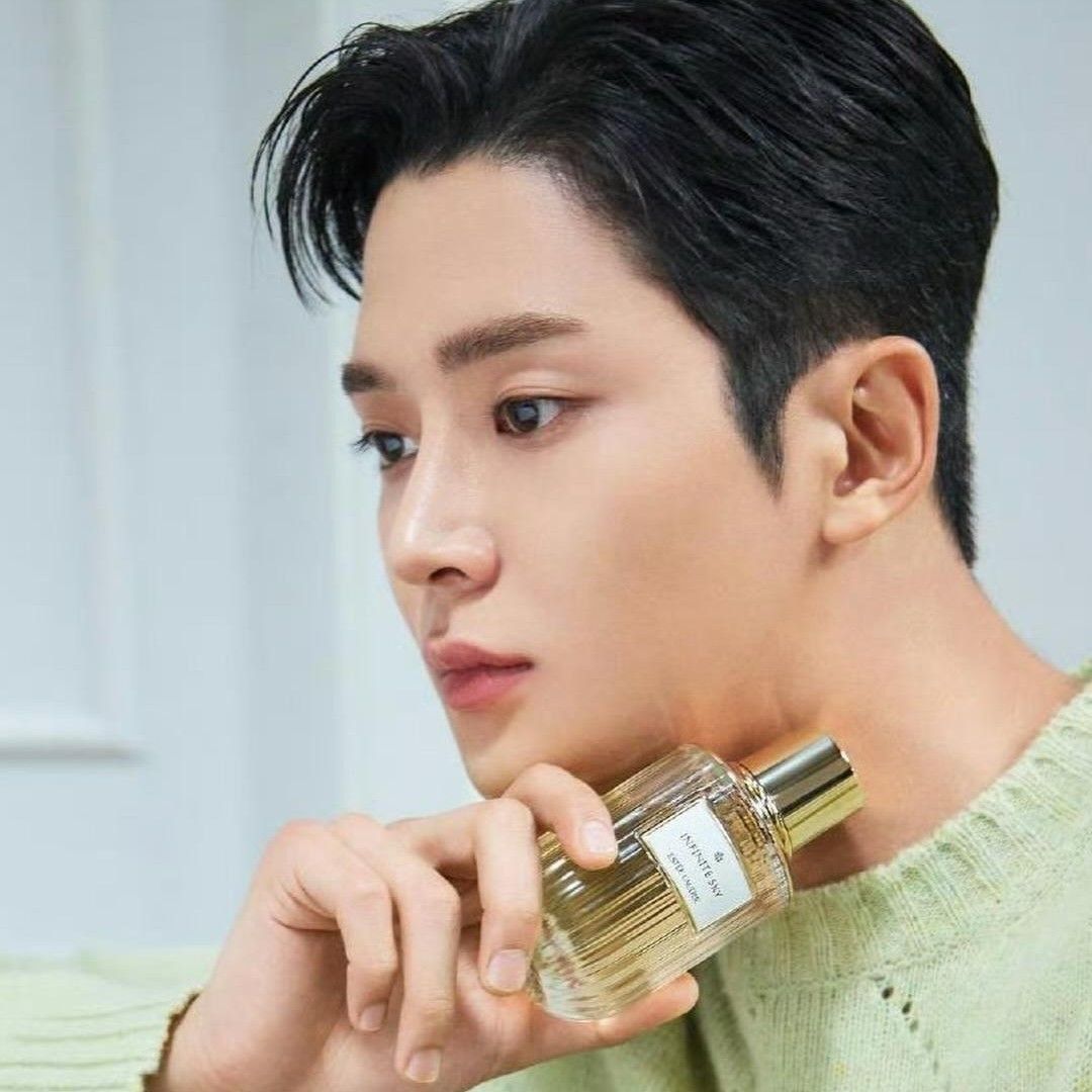 로운의 최신 사진