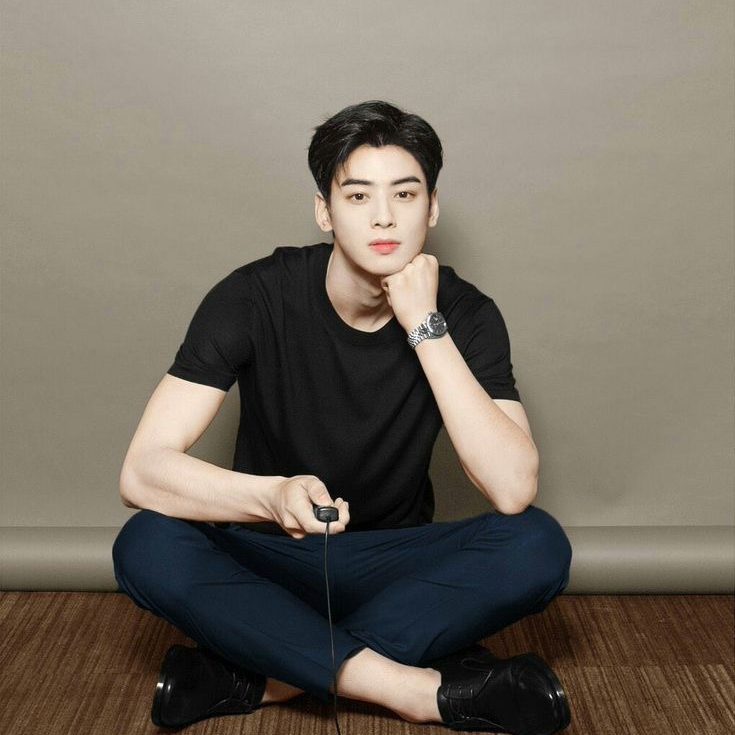 Recent activity shot of Cha Eunwoo