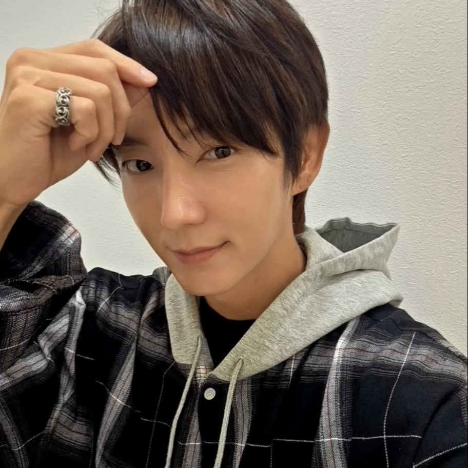 Behind-the-scenes cut of Lee Joongi