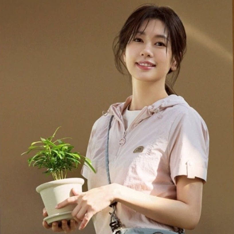 Recent activity shot of Jung Somin