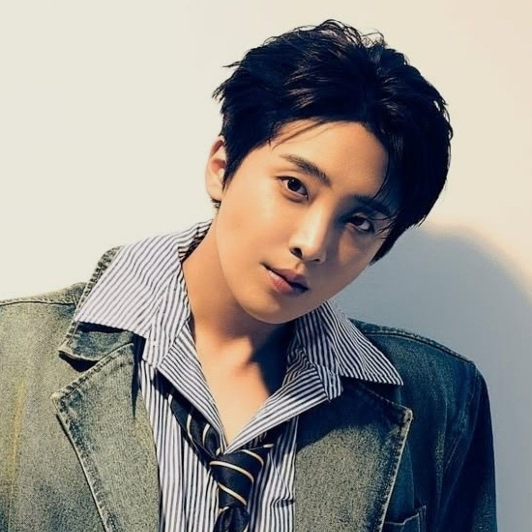 A moment captured by a fan of Hwang Yunsung