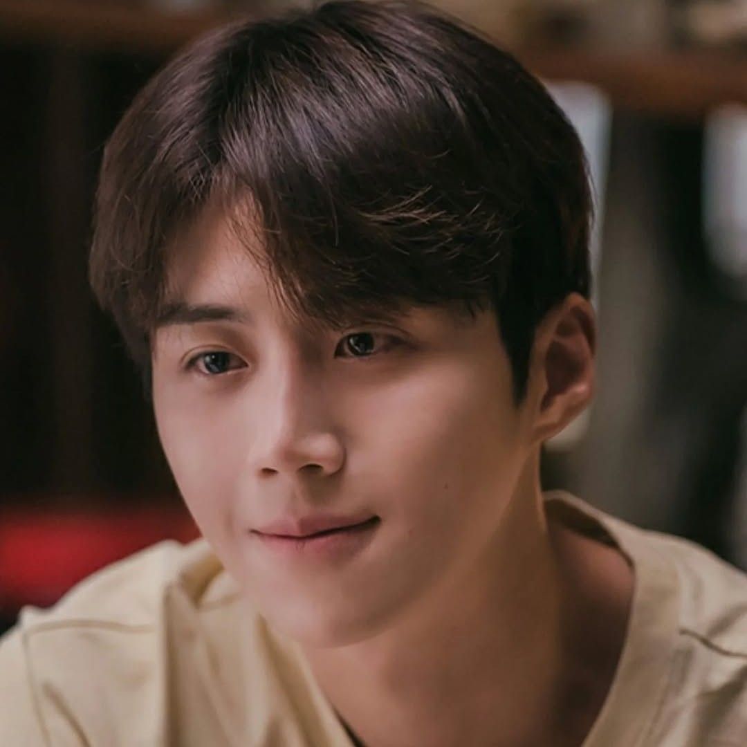 Behind-the-scenes cut of Kim Seonho