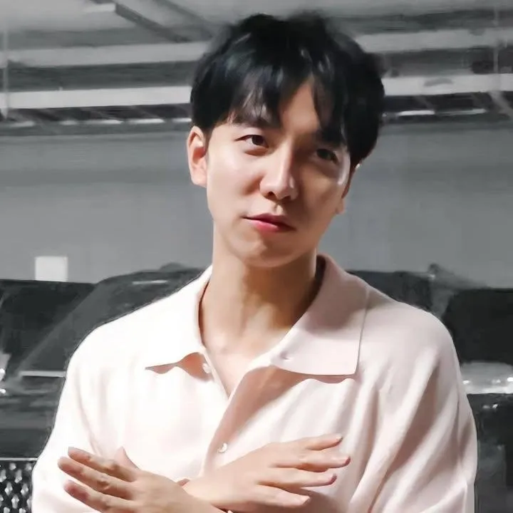 Momen yang diabadikan oleh penggemar Lee Seunggi