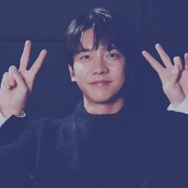 Recent activity shot of Lee Seunggi