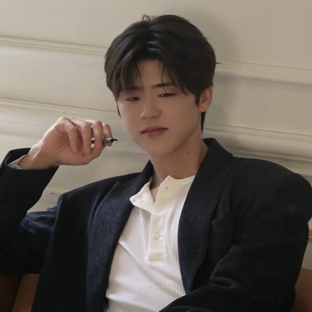 A moment captured by a fan of Park Jihyeon