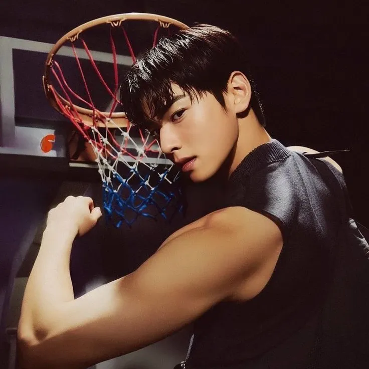 A moment captured by a fan of Cha Eunwoo