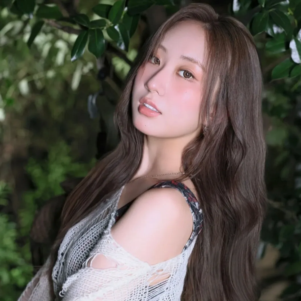 Cuplikan di balik layar dari Jeon Yujin
