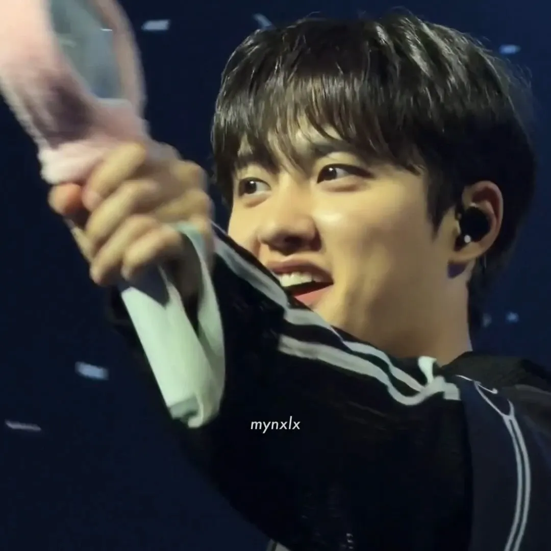 Cuplikan di balik layar dari Doh Kyungsoo (D.O.)