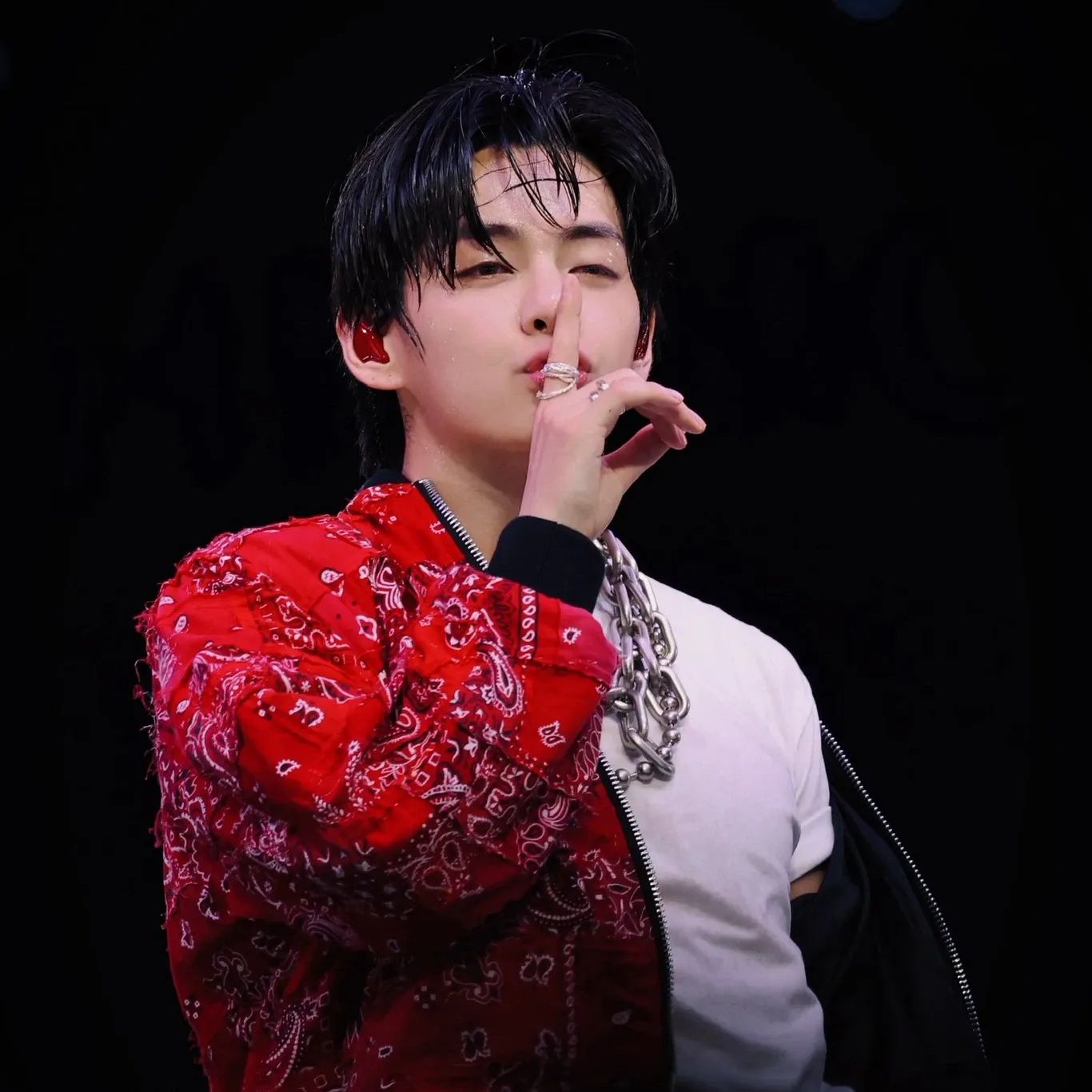 Latest photo of Kim Taehyung (V)