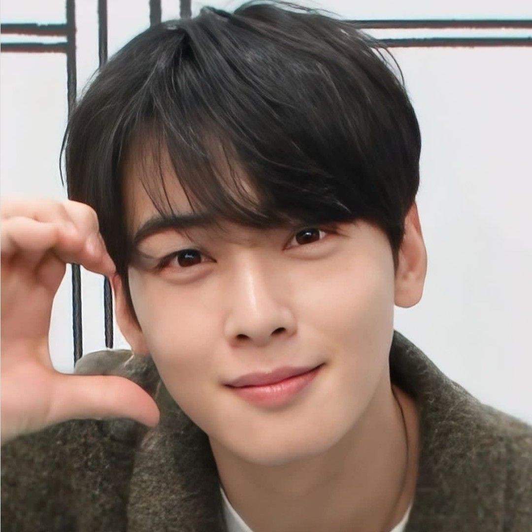 A moment captured by a fan of Cha Eunwoo