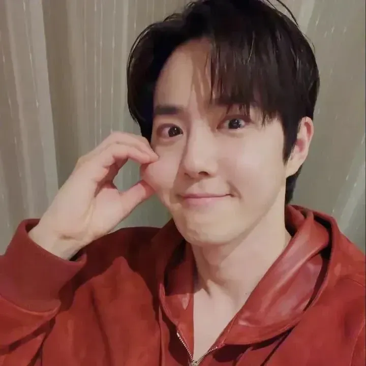 Behind-the-scenes cut of Suho