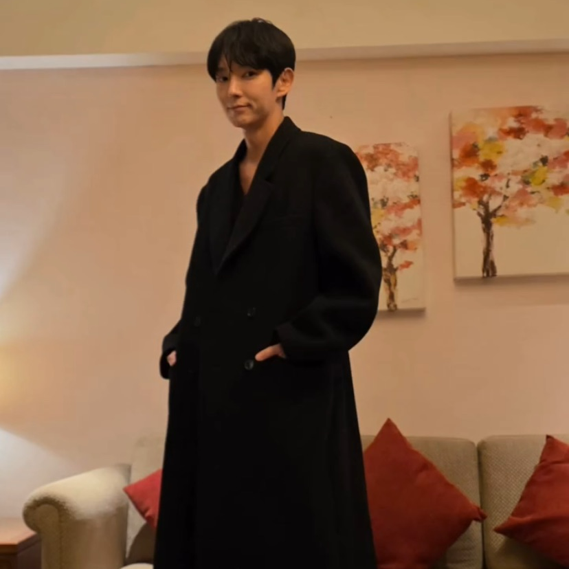 Behind-the-scenes cut of Lee Joongi