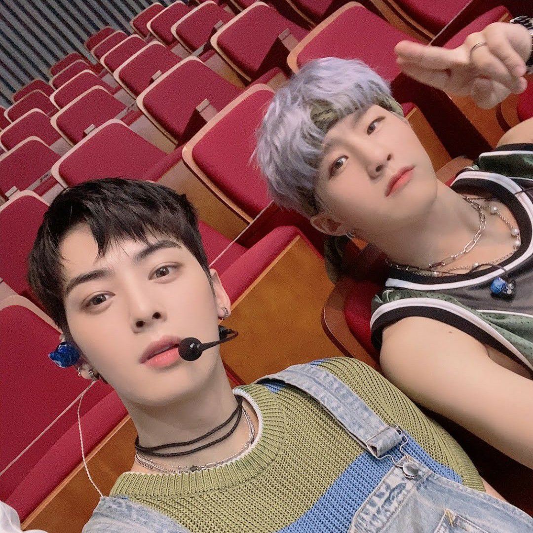 A moment captured by a fan of Cha Eunwoo