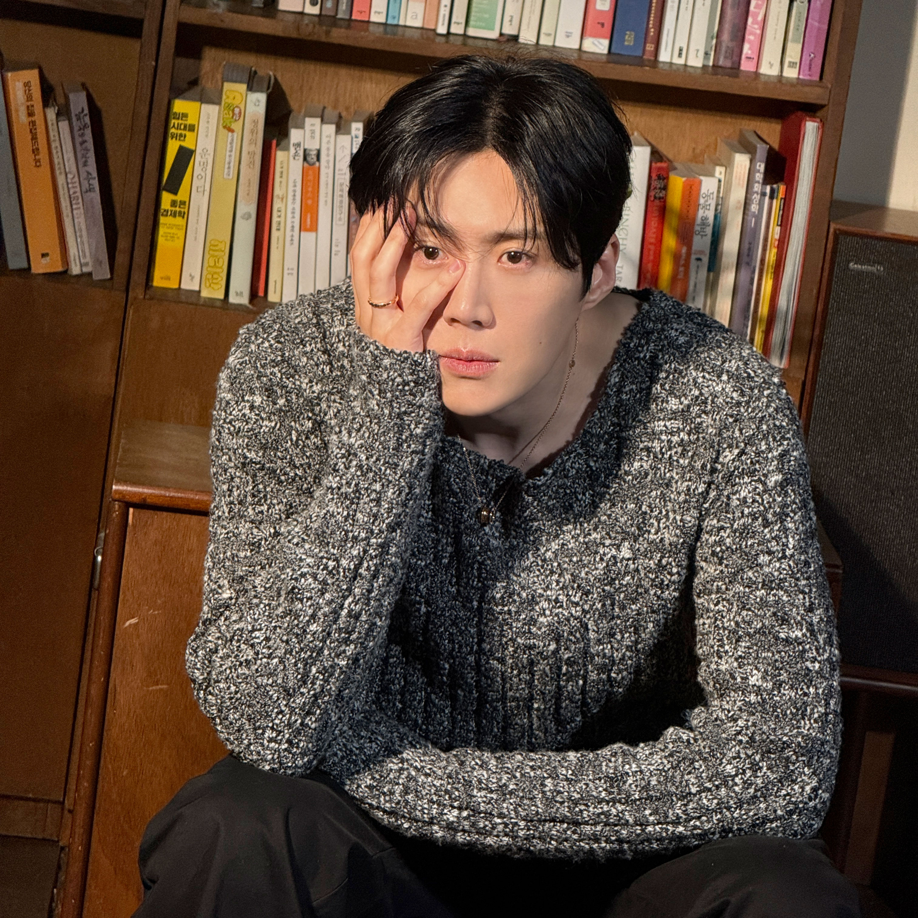 Behind-the-scenes cut of Kim Seonho