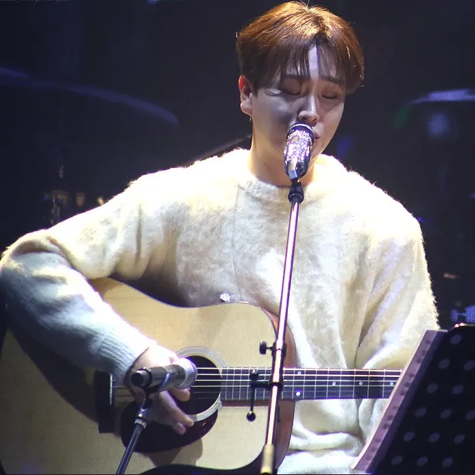 Recent activity shot of Song Minjun