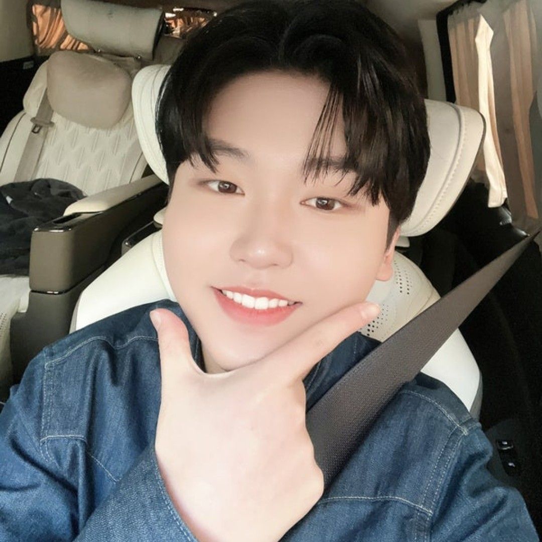 A moment captured by a fan of Park Sungon