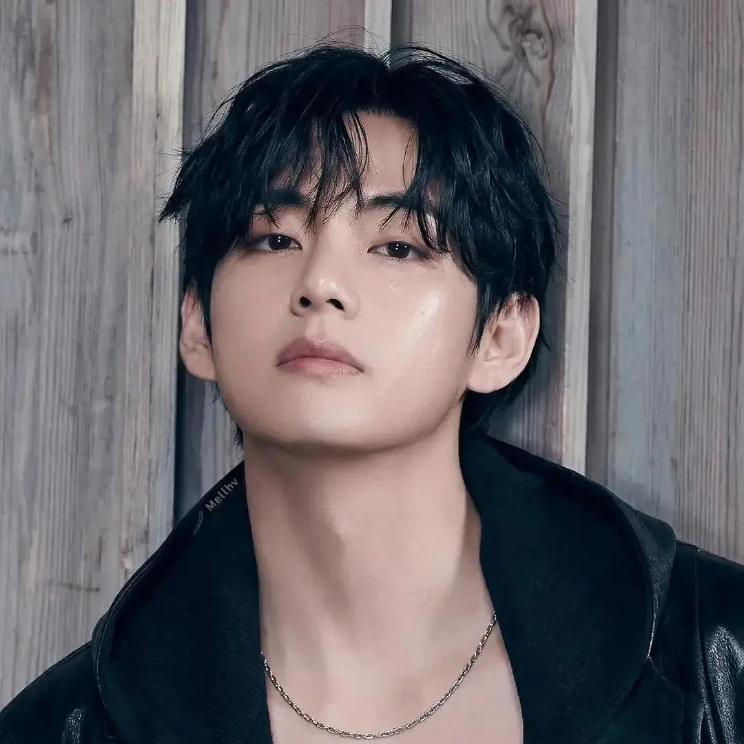 Recent activity shot of Kim Taehyung (V)