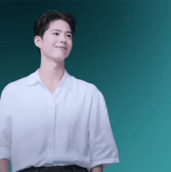 A moment captured by a fan of Park Bogum