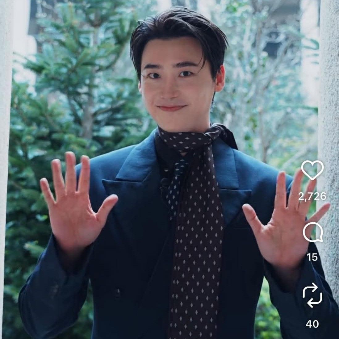 Behind-the-scenes cut of Lee Jongsuk