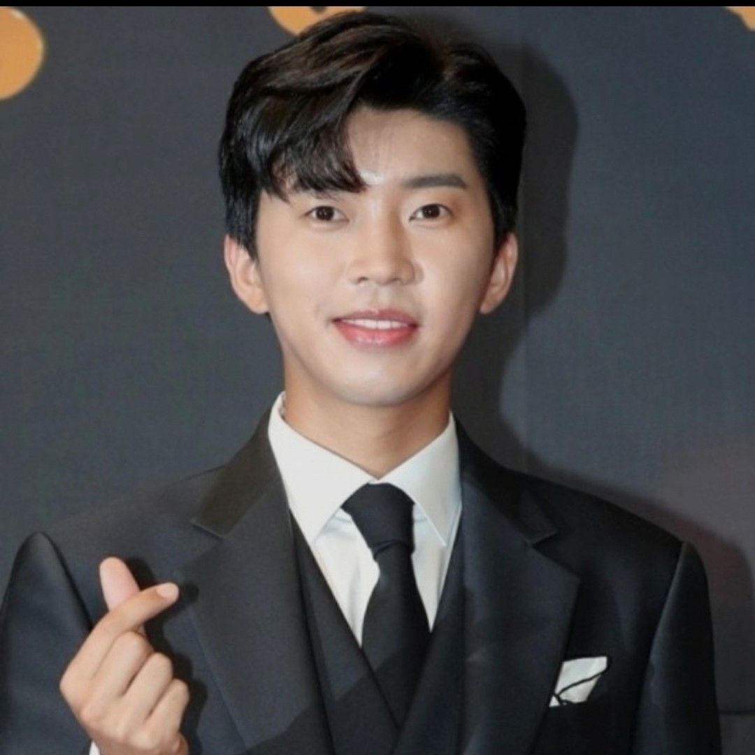 Behind-the-scenes cut of Lim Youngwoong