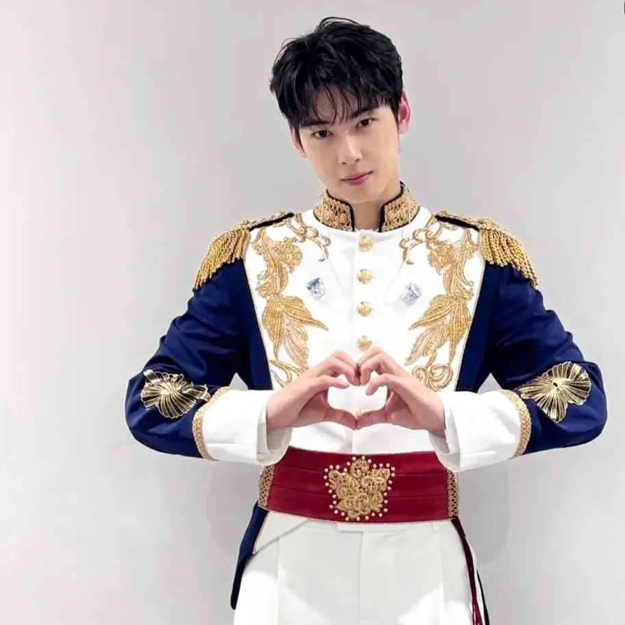 Latest photo of Cha Eunwoo