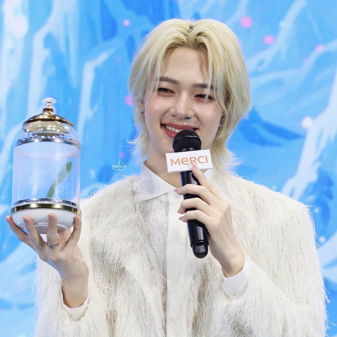 A moment captured by a fan of NuNew