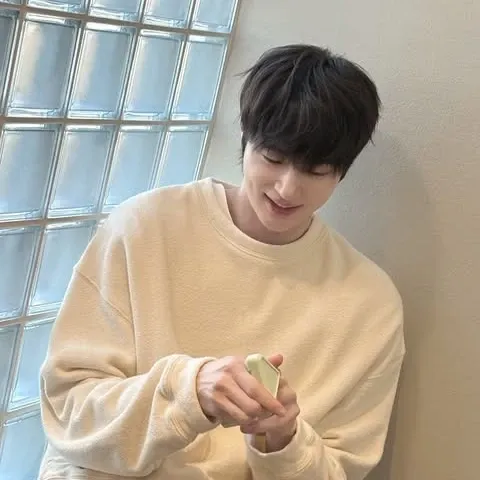 A moment captured by a fan of Byeon Wooseok