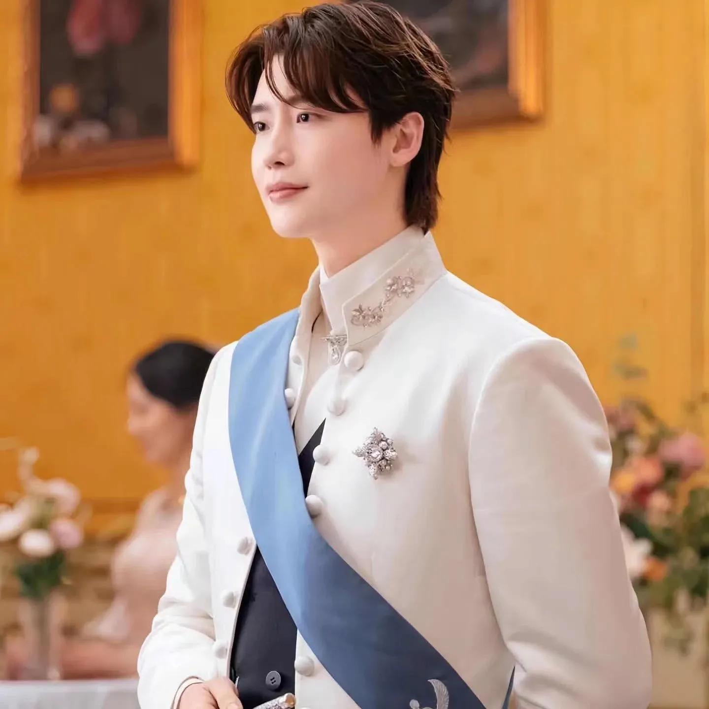 Behind-the-scenes cut of Lee Jongsuk