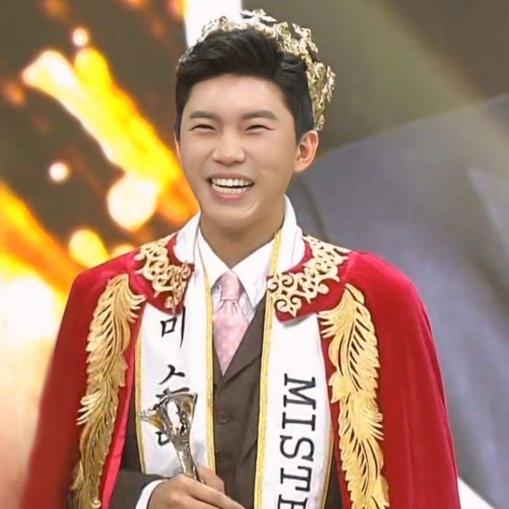 Behind-the-scenes cut of Lim Youngwoong