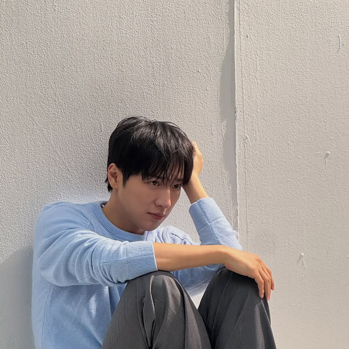 A moment captured by a fan of Lee Sangyeob