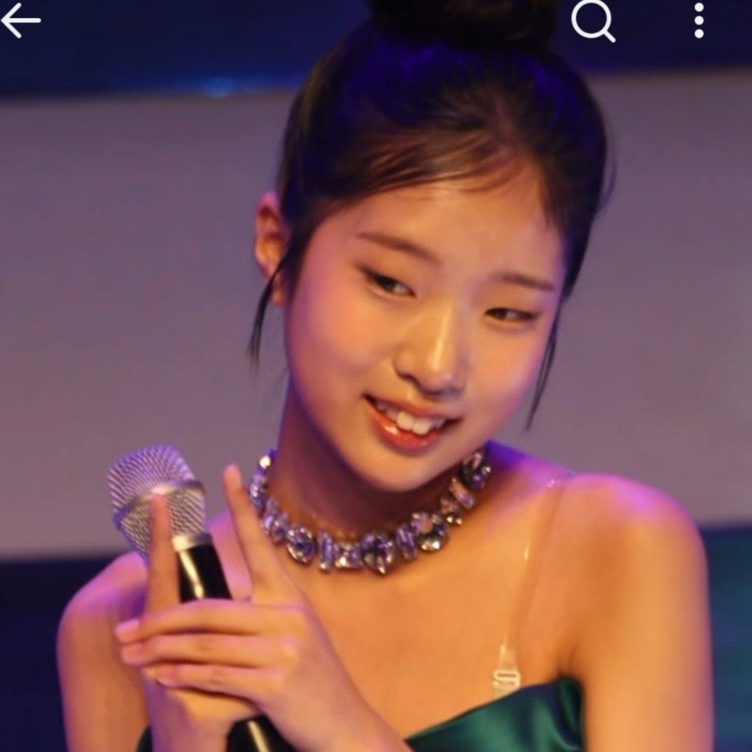 Behind-the-scenes cut of Bin Yeseo