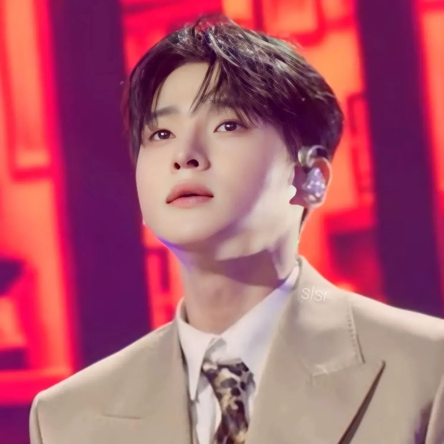 A moment captured by a fan of Seong Ri
