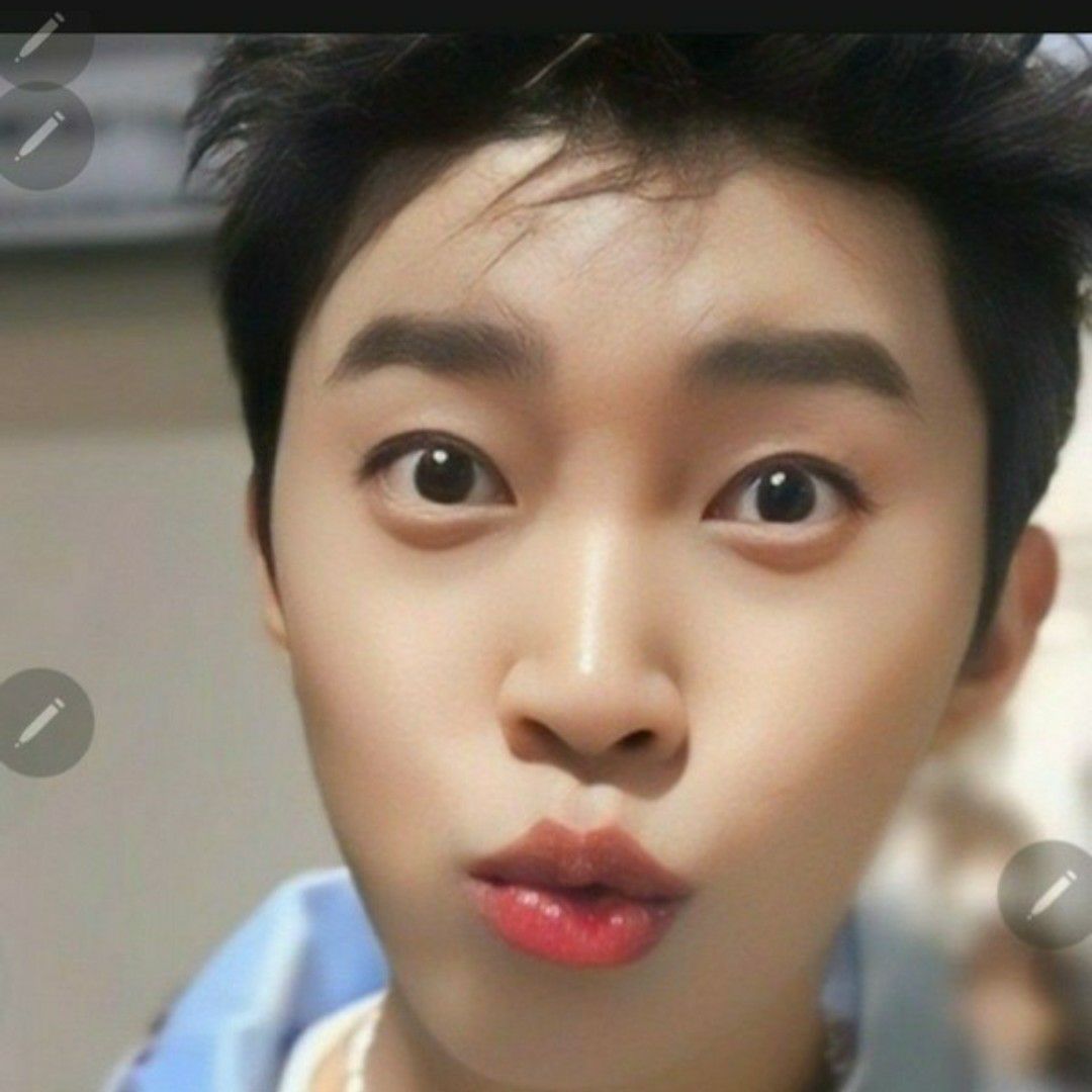 A moment captured by a fan of Lim Youngwoong