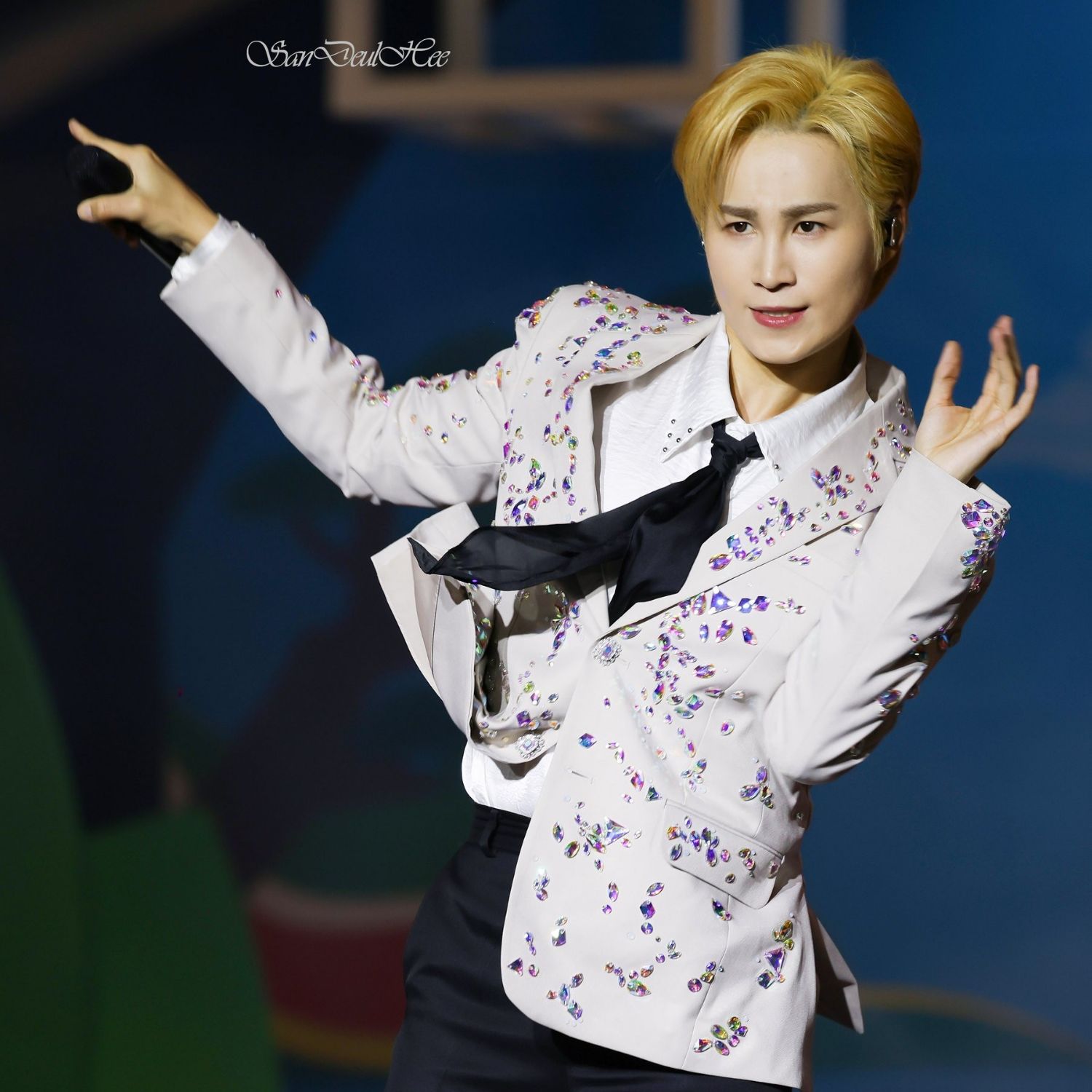 金熙栽的最新照片