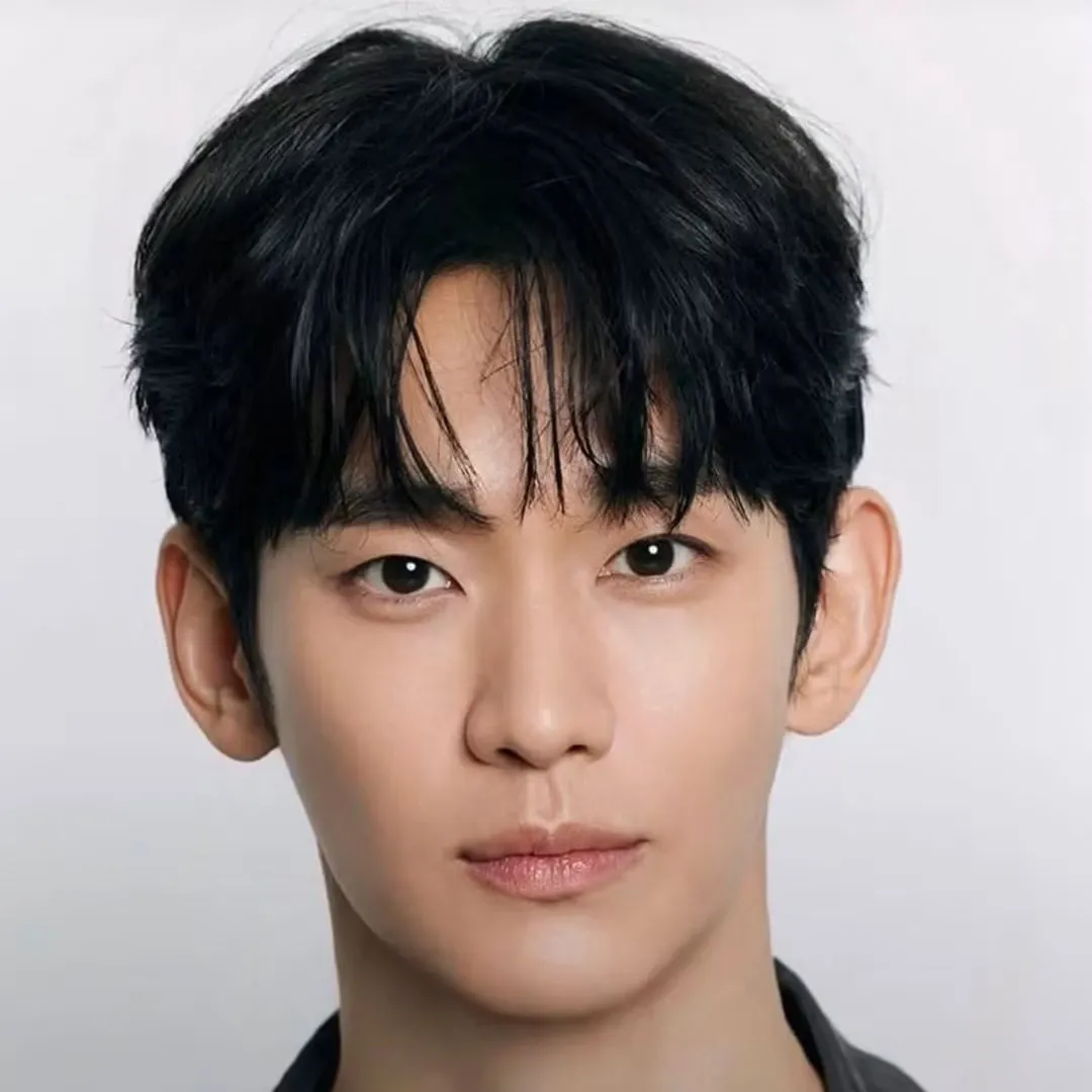 Recent activity shot of Kim Soohyun