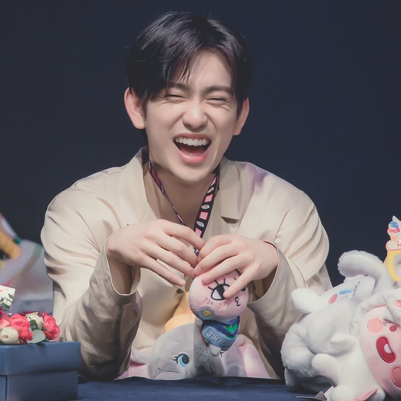 パク・ジニョンのビハインドカット