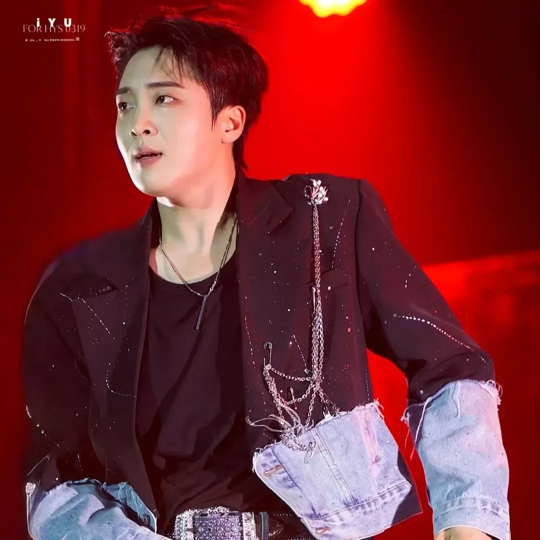 Behind-the-scenes cut of Hwang Yunsung