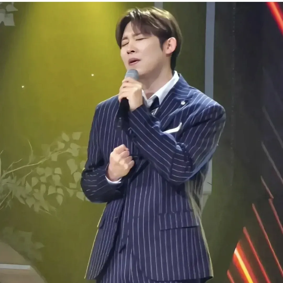 A moment captured by a fan of Jinuk
