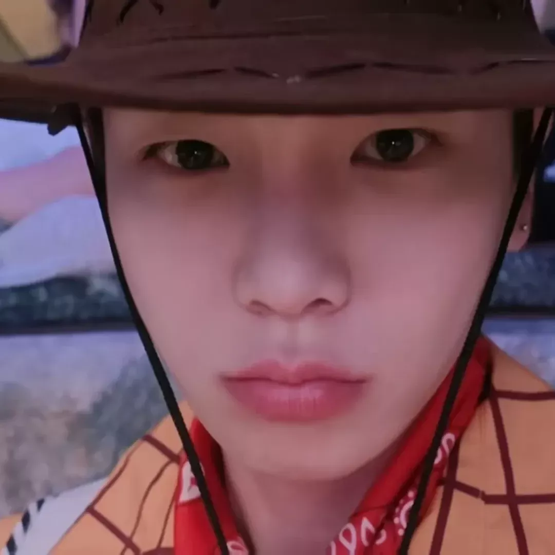 Behind-the-scenes cut of Key