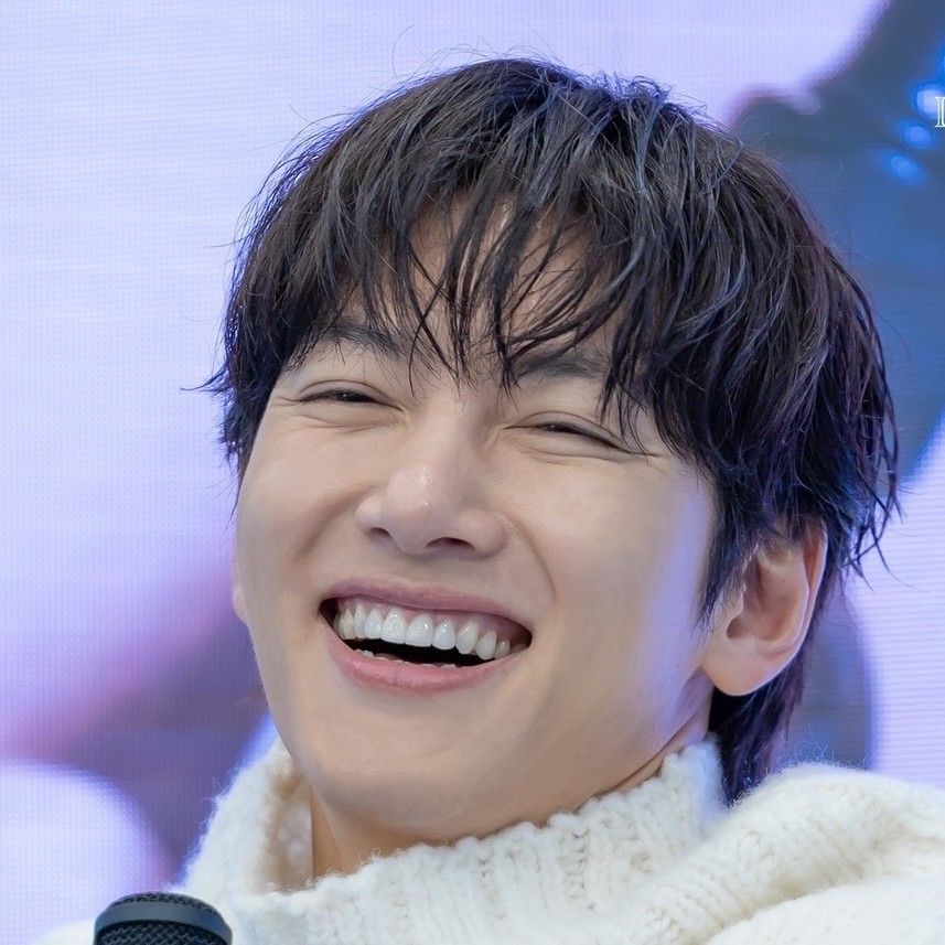 粉絲拍下的池昌旭瞬間