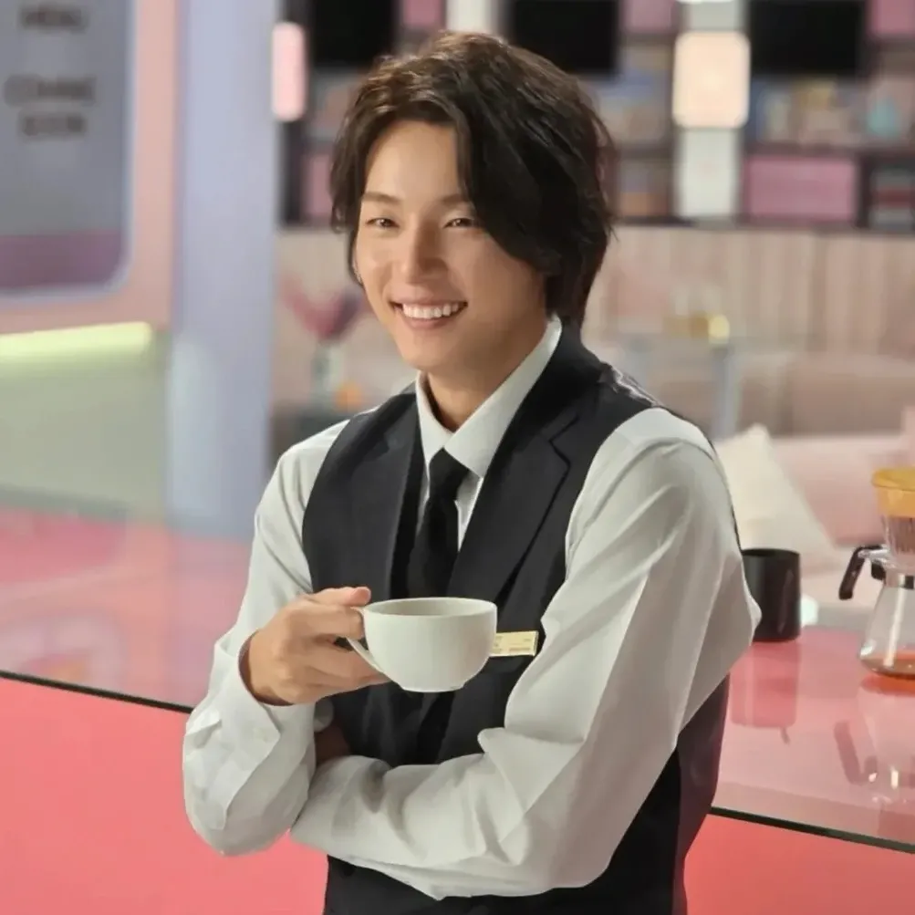 Latest photo of Yoon Shiyoon