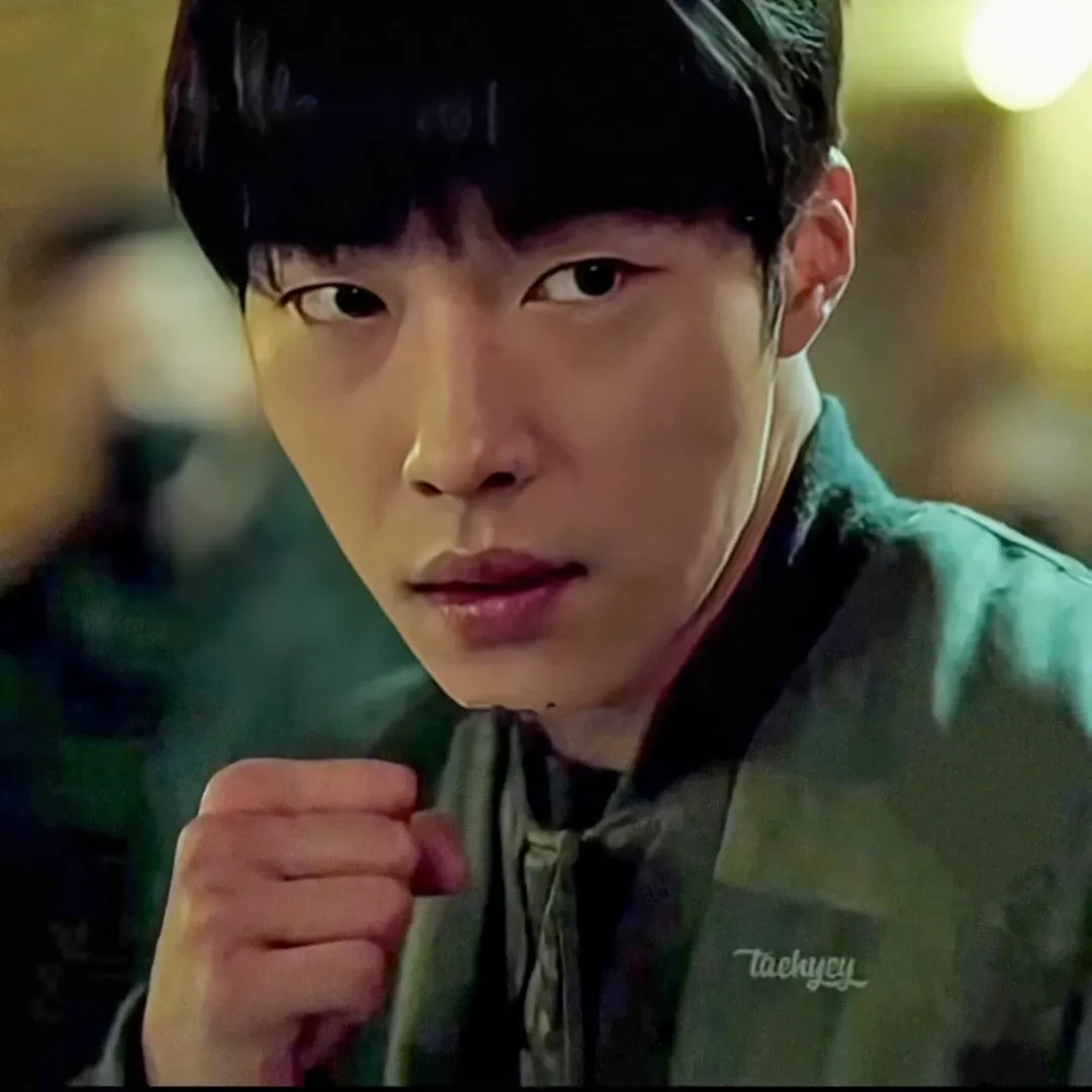A moment captured by a fan of Woo Dohwan