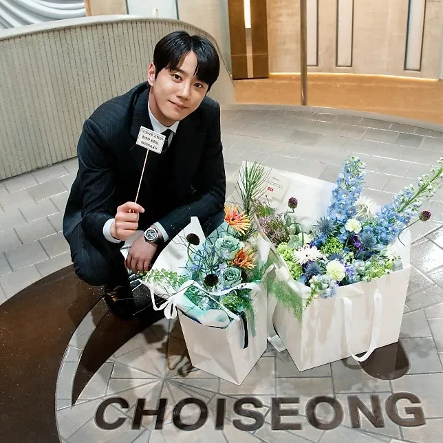 Recent activity shot of Lee Junyoung