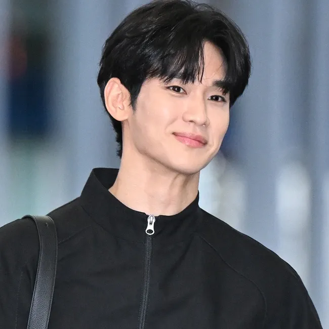 Recent activity shot of Kim Soohyun