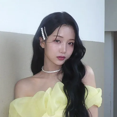 A moment captured by a fan of Kim Soyeon (2004)