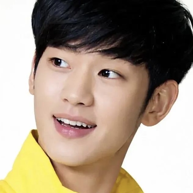 金秀賢的幕後花絮